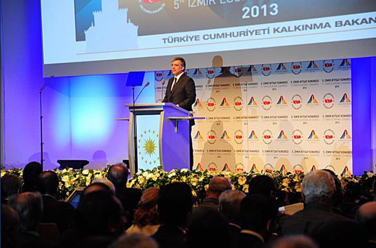Devletin Zirvesi İzmir İktisat Kongresi\'nde (4)