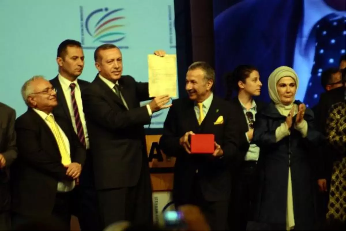 Başbakan, Efes Kongre Merkezinin Açılışını Yaptı