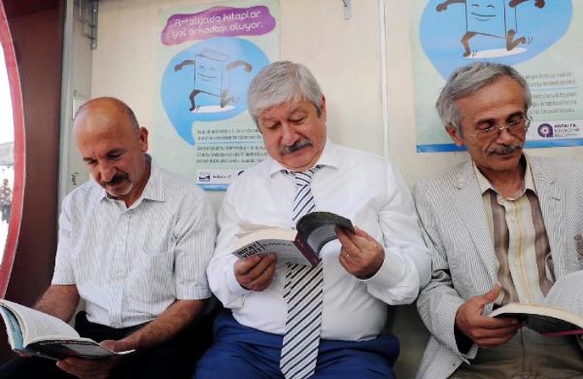 \'Dolaşan Kitaplar\' Antalya\'da