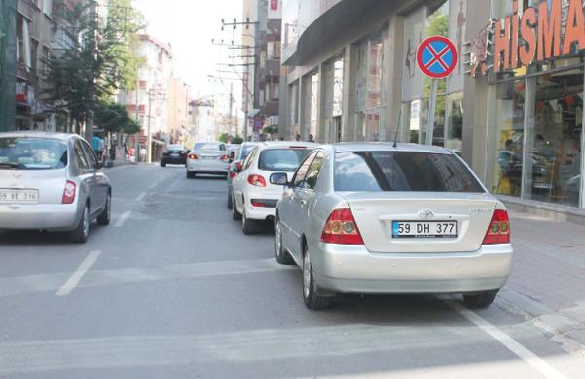 Emniyet Müdürü Kendisine Ceza Kestirdi