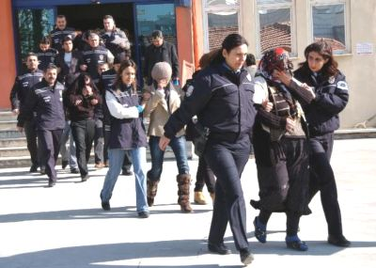 Gaziantep\'te Fuhuş Operasyonu: 17 Gözaltı