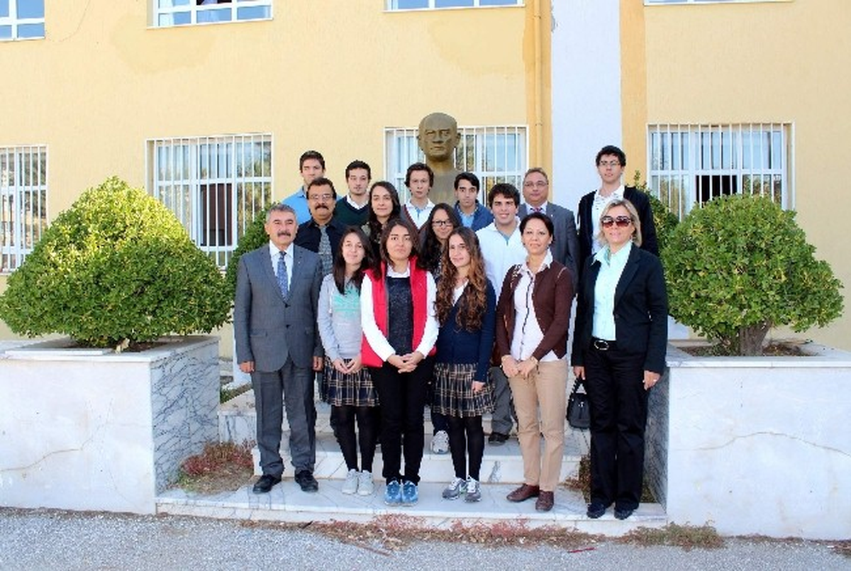 Geleceği Düşünen Gençler Yeşil Evleri Oluşturuyor