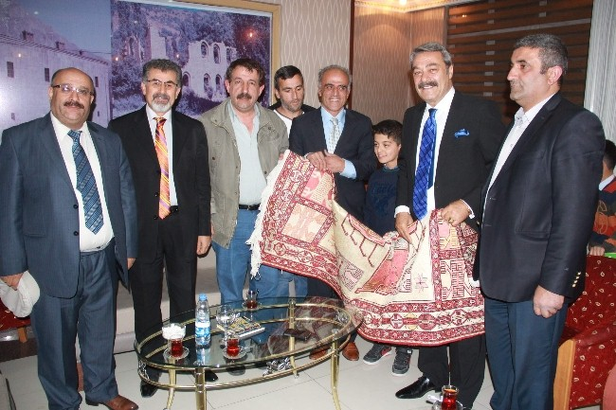 Kadir İnanır\'ın Hakkari Ziyareti