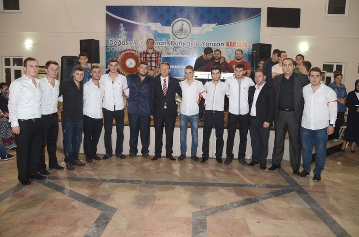 Karabalık, Şefkatiyeli Gençleri Askere Uğurladı