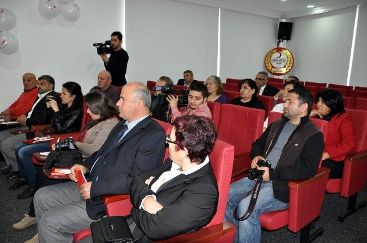 Kızılay Derneği\'nin Eğitim Salonu\'nun Açılışı Yapıldı