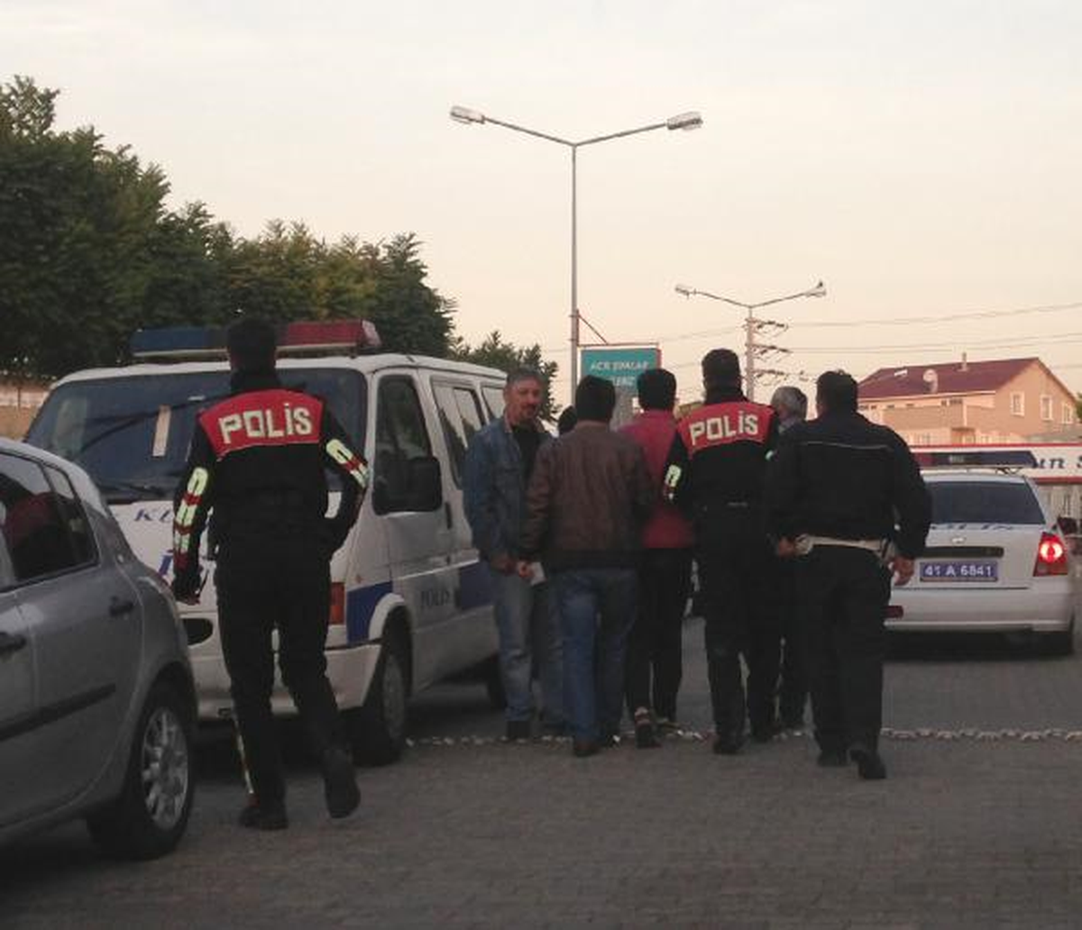 Kocaeli Polisinden 4 İlçede Torbacı Operasyonu: 60 Gözaltı