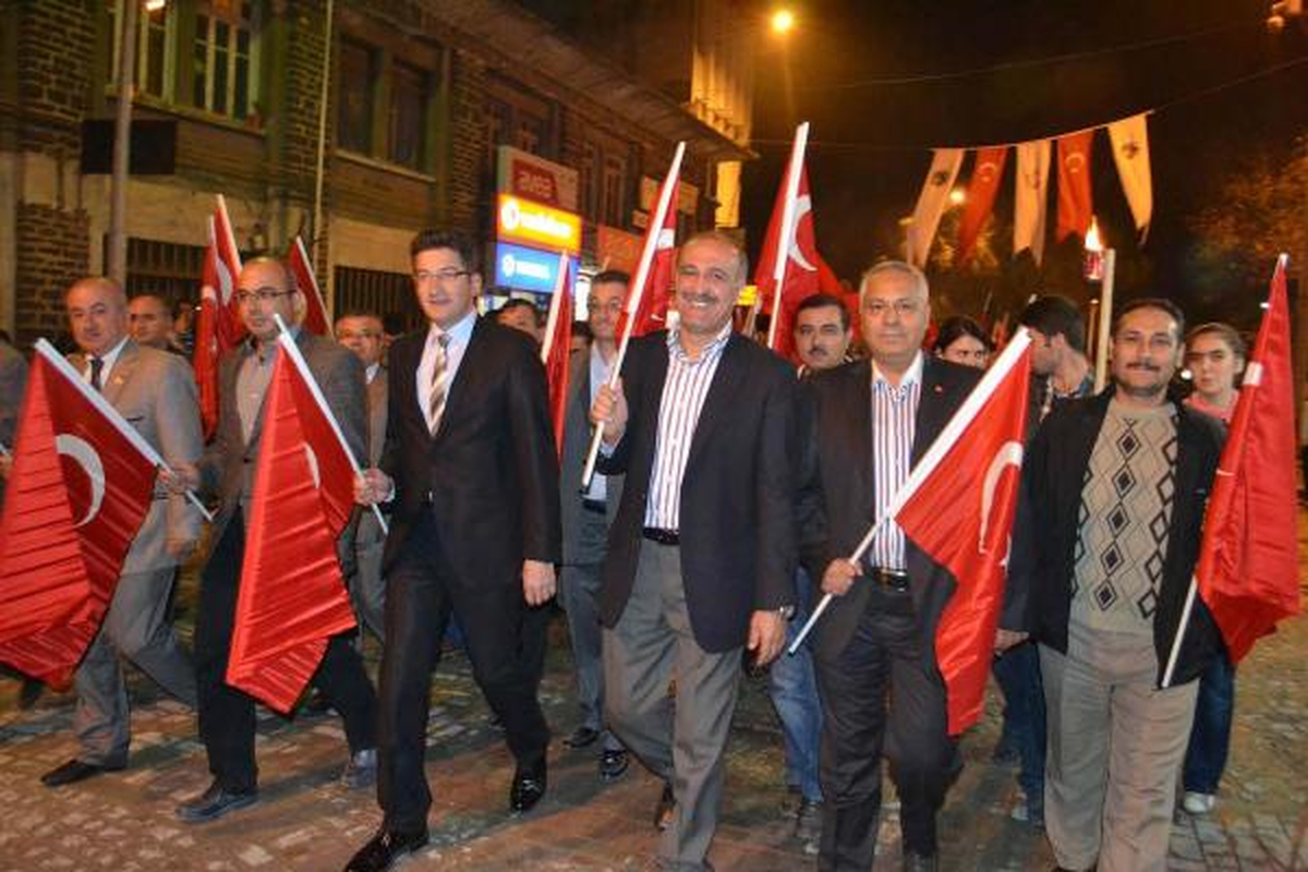 Kula\'da Fener Alaylı Kutlama