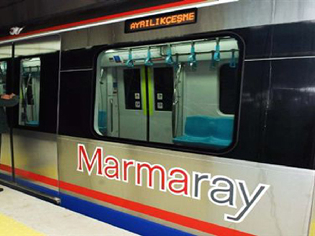 Marmaray\'da Seferler Kapı Arızası Nedeniyle Durduruldu