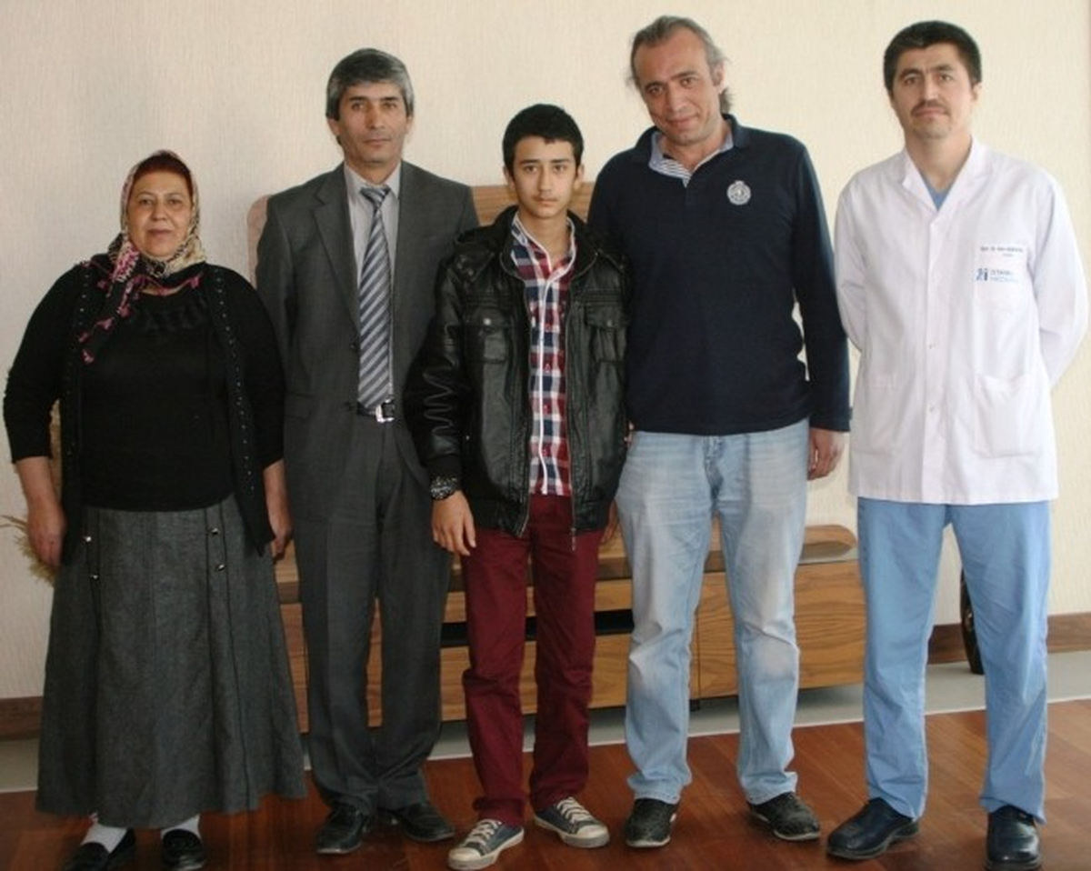 Silahla Yaralanan Çocuktan Doktoruna Teşekkür Ziyareti