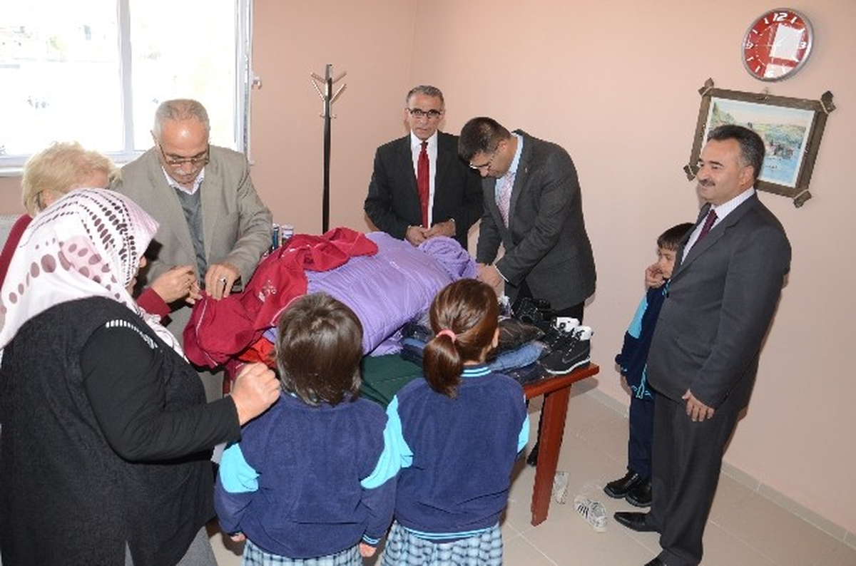 Mustafa Çınkı, 60 Öğrenciyi Sevindirdi