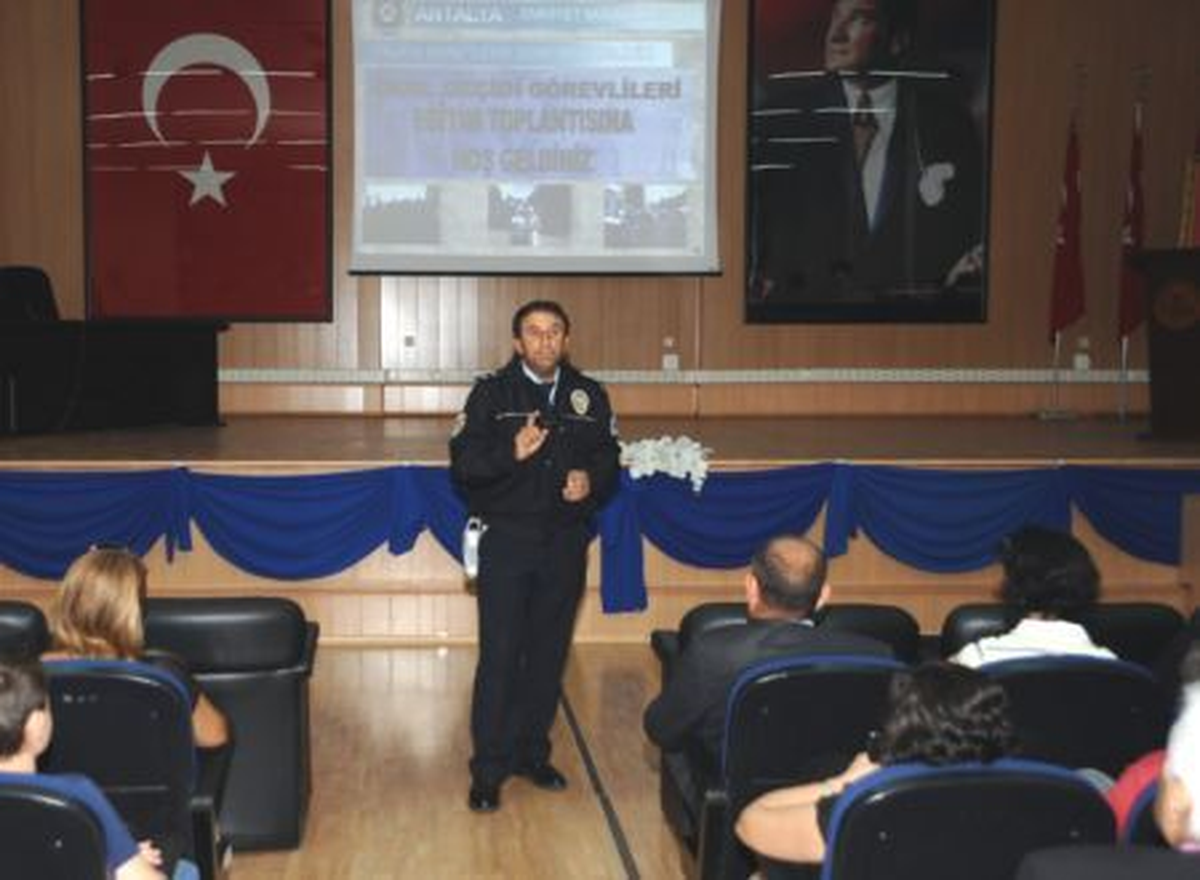 Okul Geçidi Görevlileri Eğitim Toplantısı Yapıldı