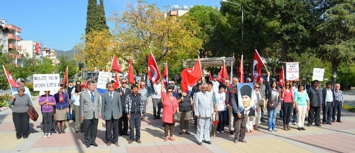 Ortaca\'da Cumhuriyet Yürüyüşü