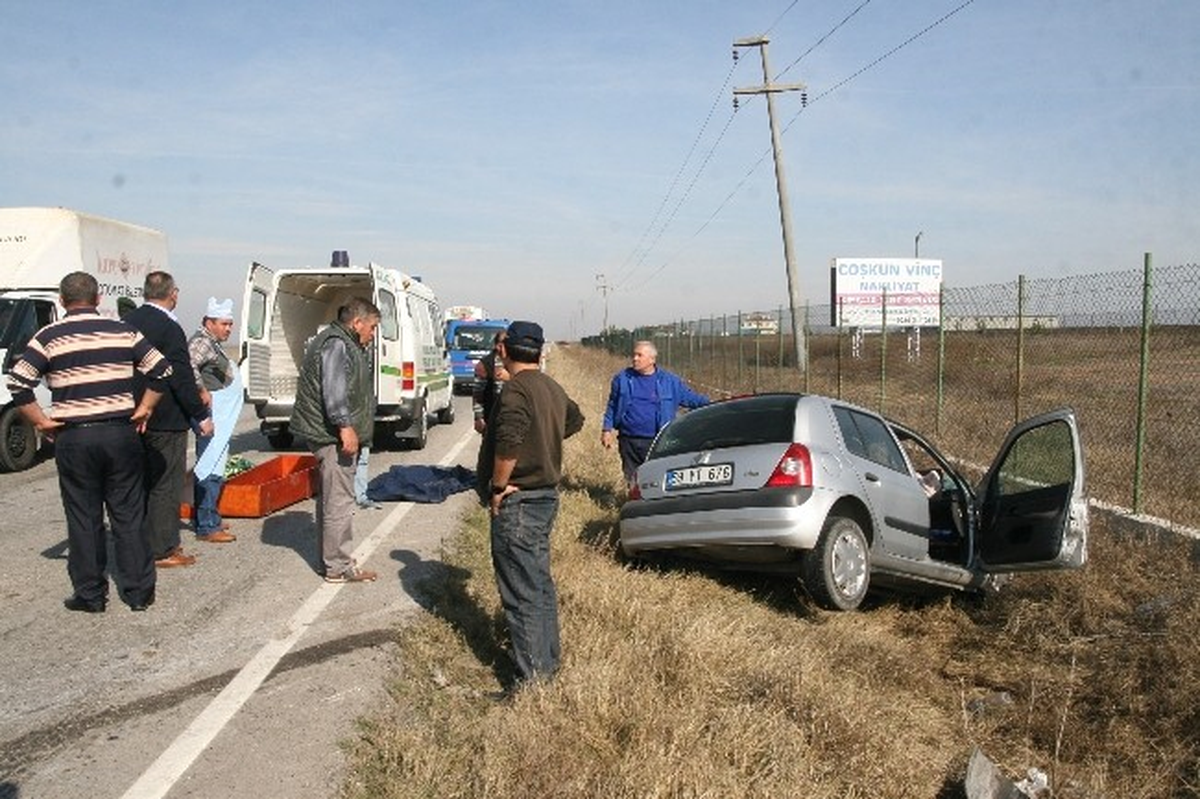 Otomobil ile Tır Çarpıştı: 1 Ölü, 1 Yaralı