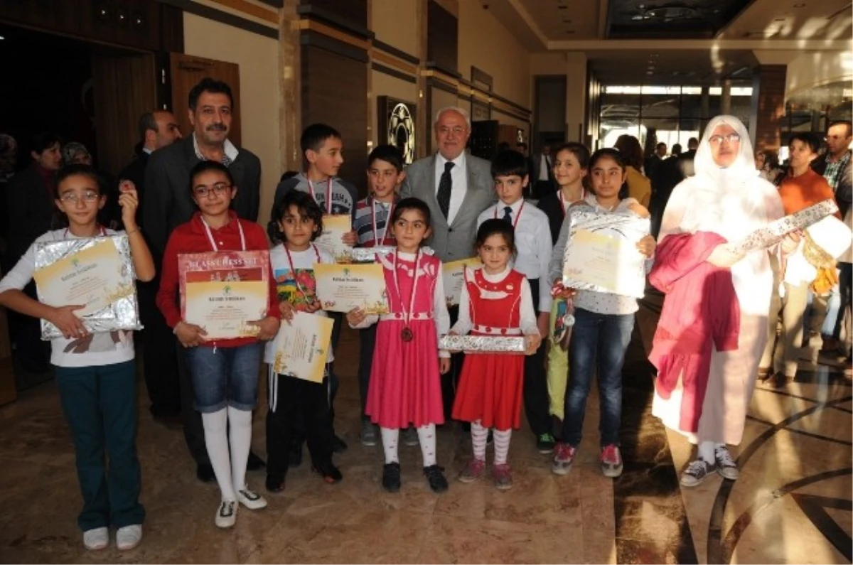 Şehitkamil Satranç Turnuvası Şampiyonları Ödüllerini Aldı