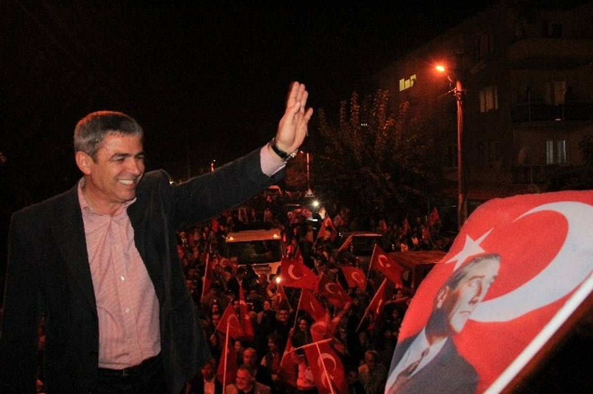 Selçuk; Cumhuriyet Coşkusunu Yine Tek Yürek, Tek Yumruk Olarak Kutladı