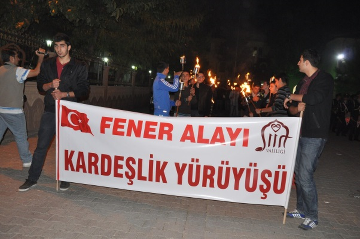 Siirt\'te Fener Alayı Kardeşlik Yürüyüşü Yapıldı