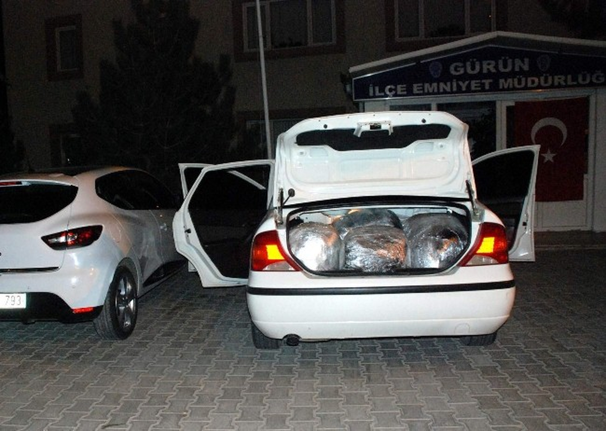 Sivas\'ta 35 Kilo Esrar Ele Geçirildi