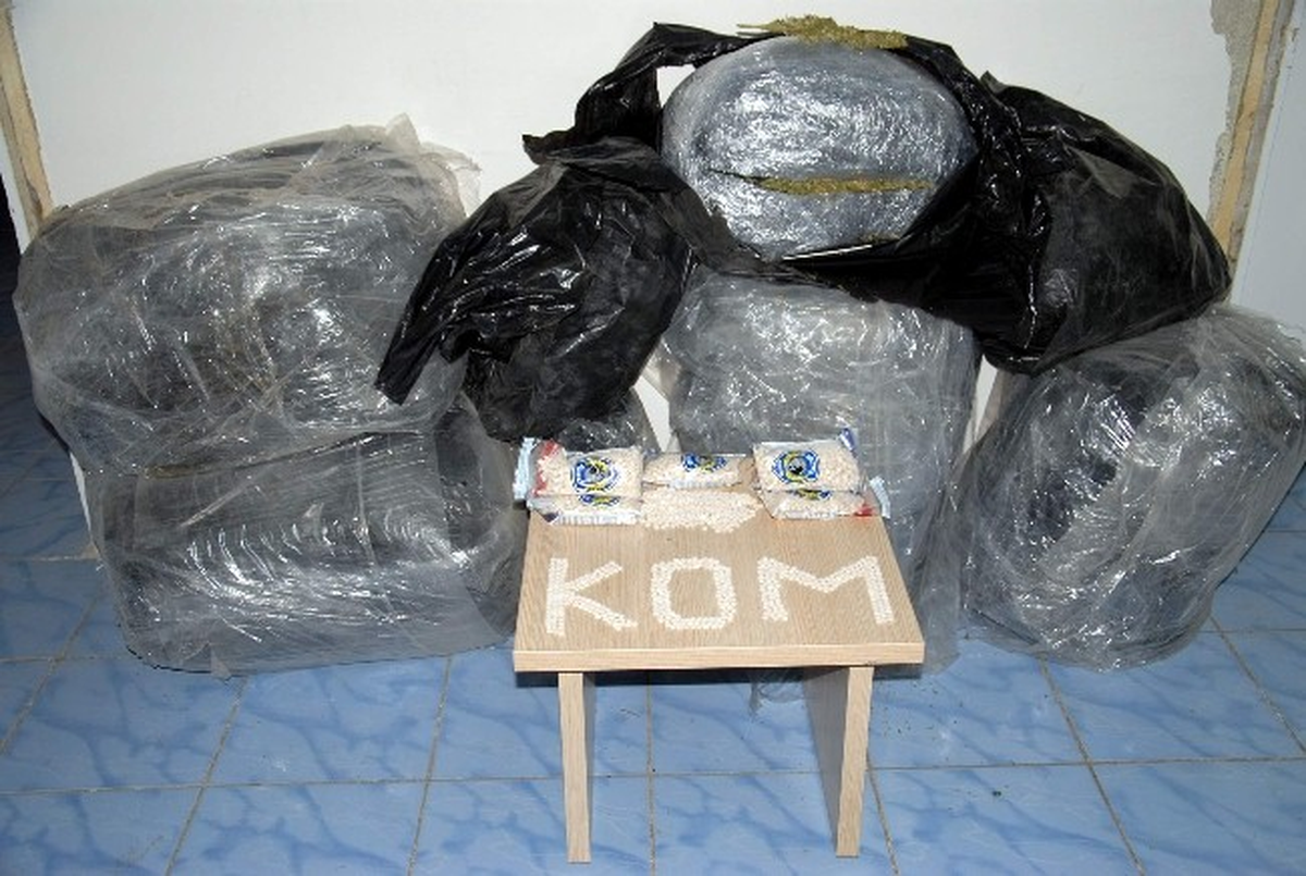Siverek\'te 65 Kilo Esrar ve 9 Bin Adet Uyuşturucu Hap Ele Geçirildi