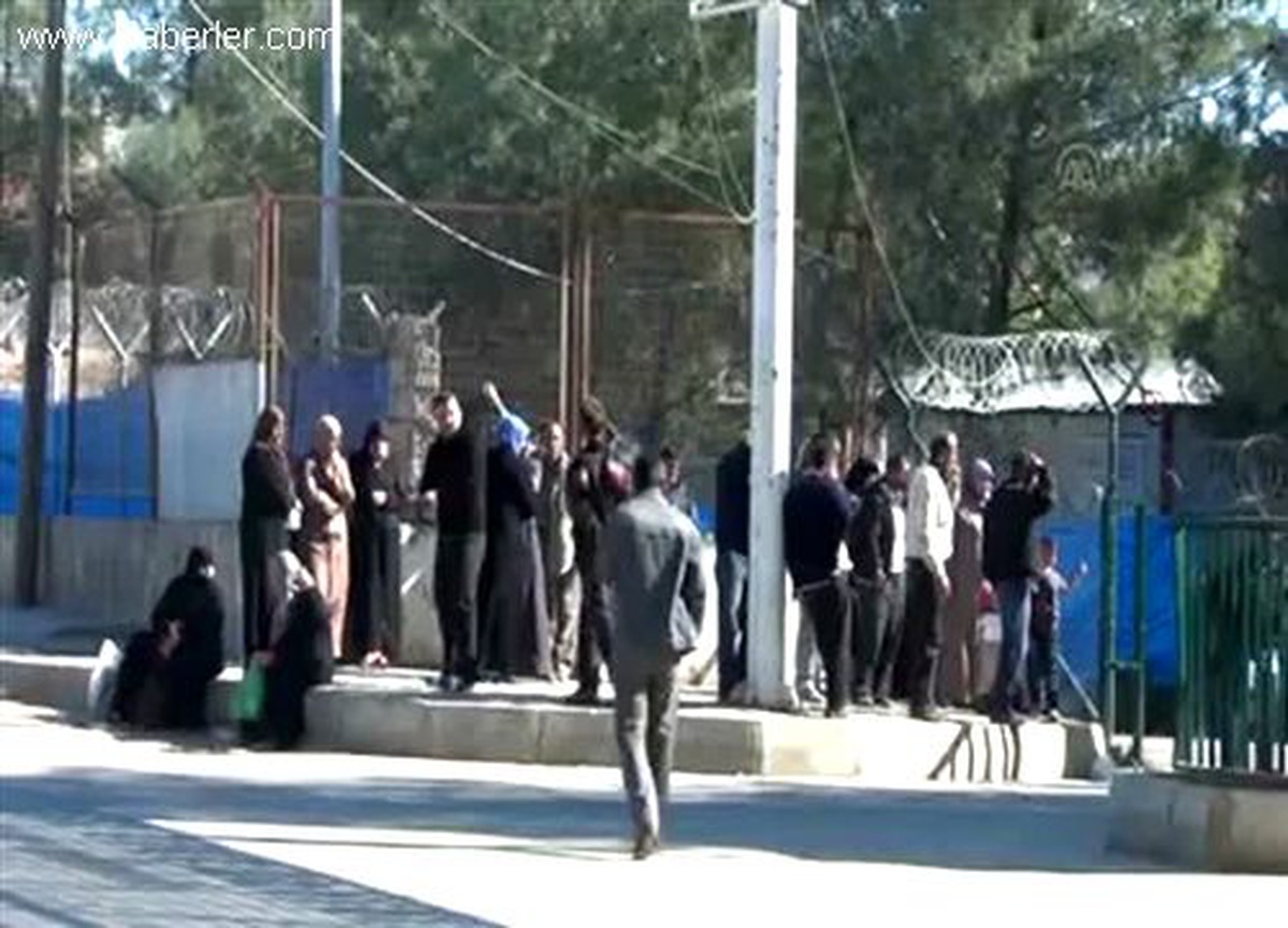 Suriyeli Öğrencilere Kırtasiye Yardımı