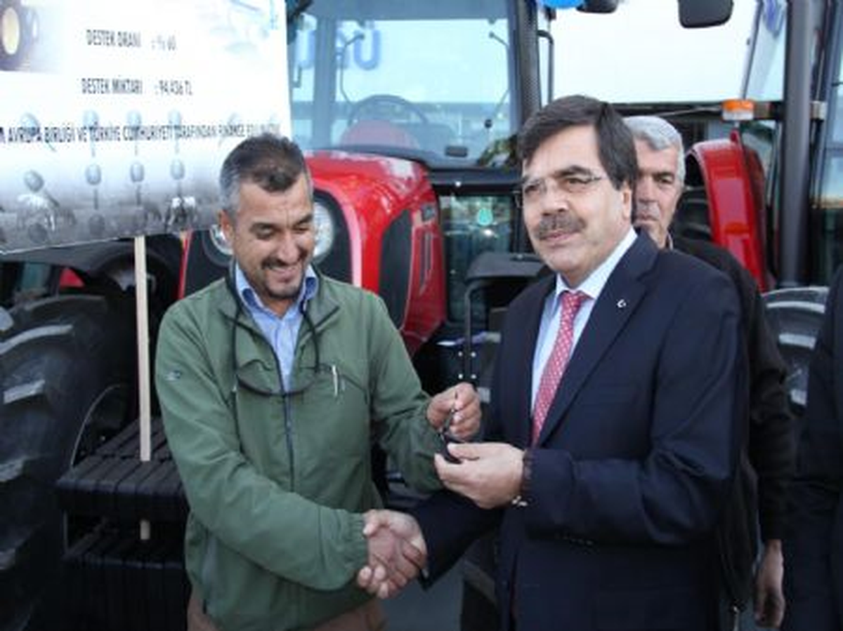 TKDK, Yatırımcılara Traktör Desteği Verdi