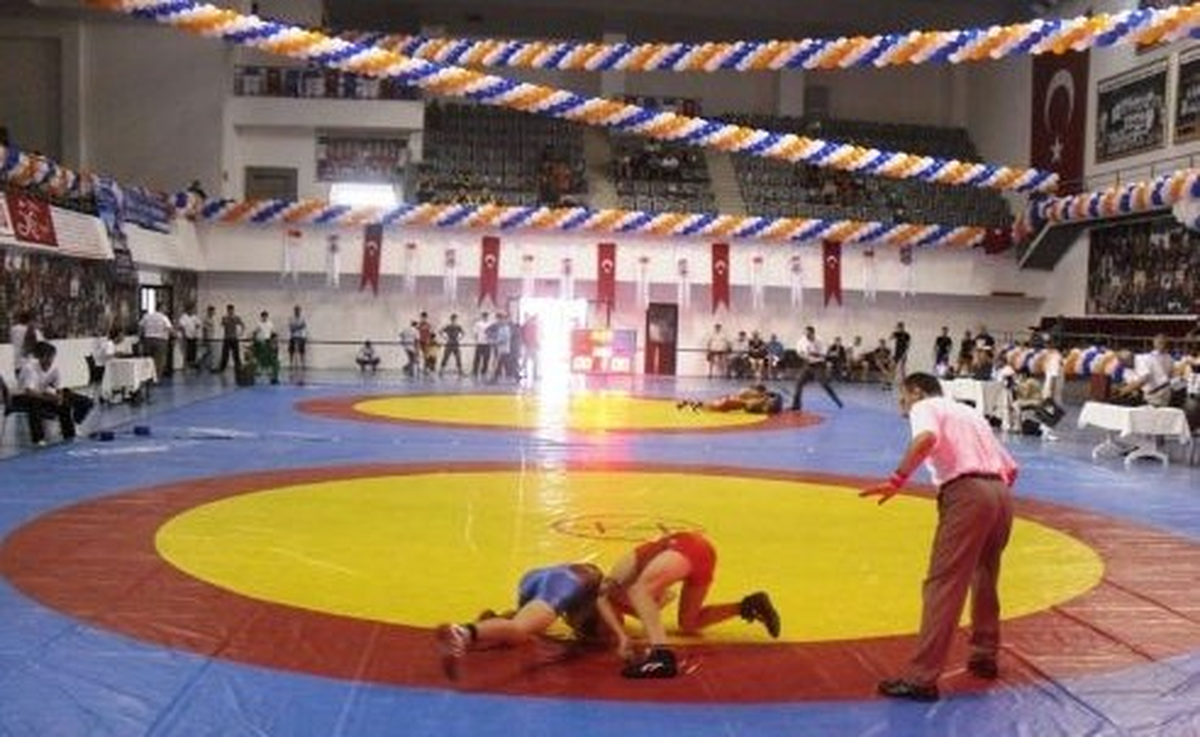 "Türk Dünyası Yıldızlar Serbest Güreş Turnuvası" Başladı