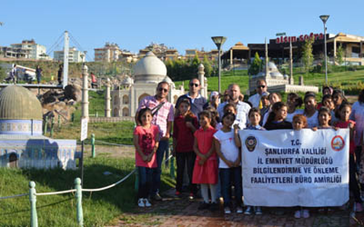 Urfa\'da Polis, Öğrencilerle Buluştu