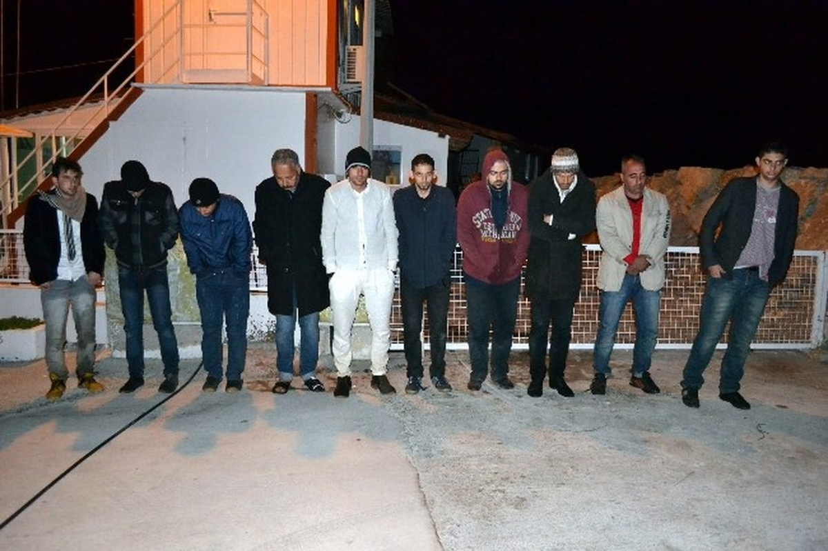 10 Kaçak Denizin Ortasında Kaderlerine Terk Edildi