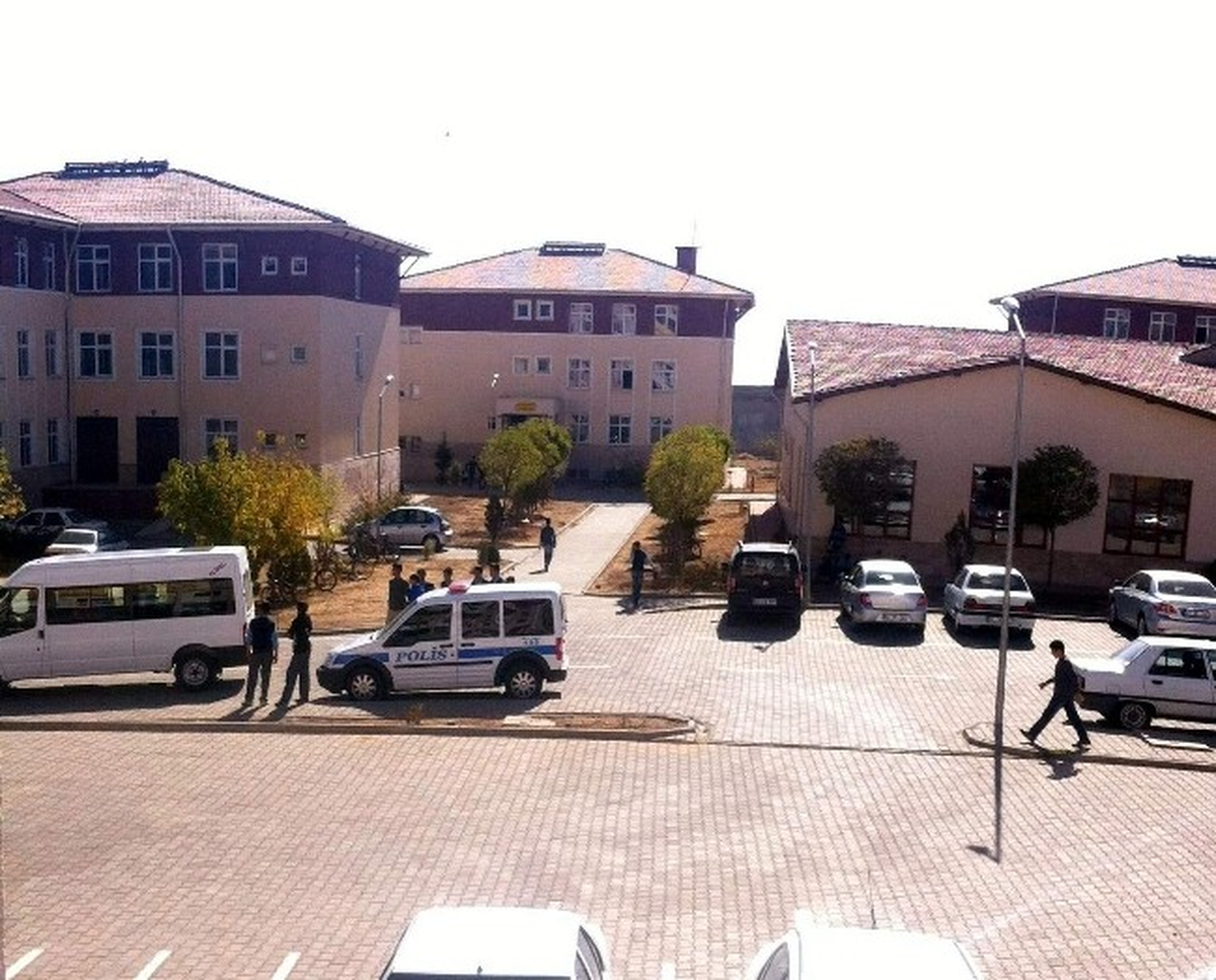 Adıyaman\'da Lise Öğrencileri Arasında Kavga