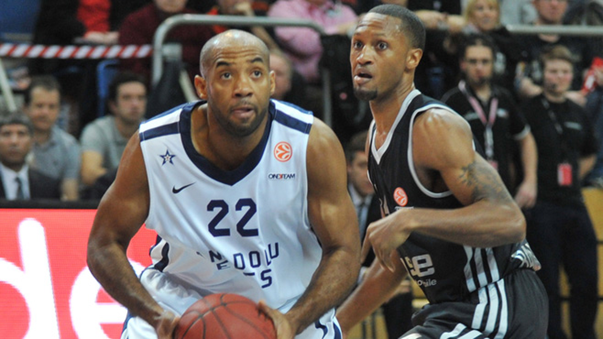 Anadolu Efes 3\'te 3 Peşinde