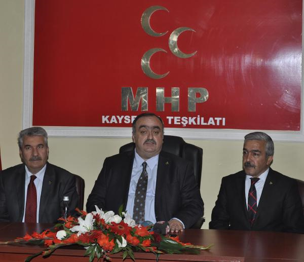 Bahçeli, Cumartesi Günü Kayseri\'de Aday Tanıtacak