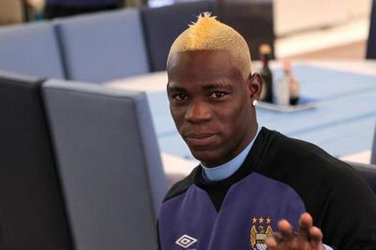 Balotelli Kalıyor