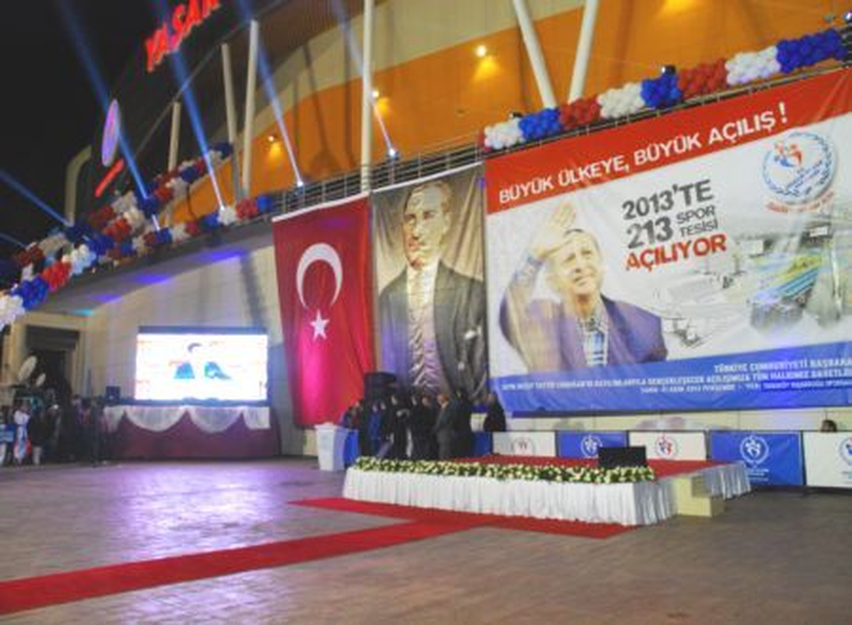 Başbakan, 213 Adet Spor Tesisinin Toplu Açılış Törenine Katıldı