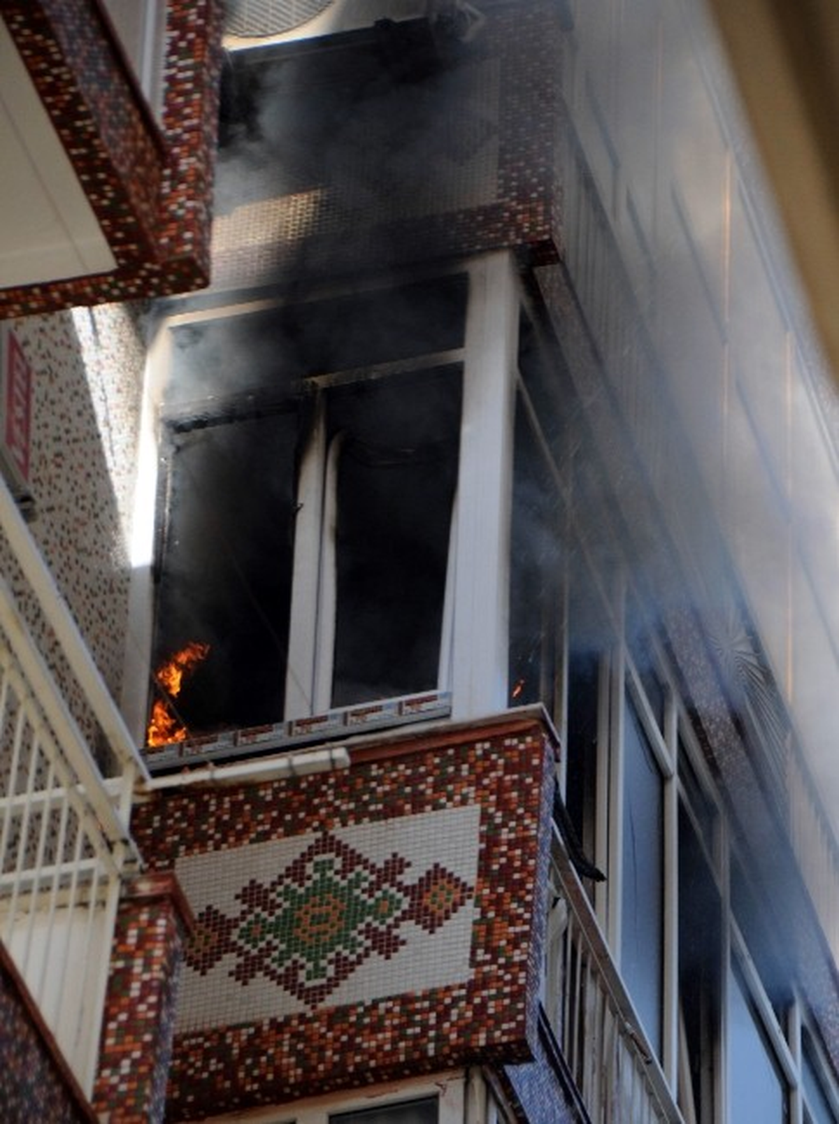 Çakmakla Oyun Yangın Çıkardı