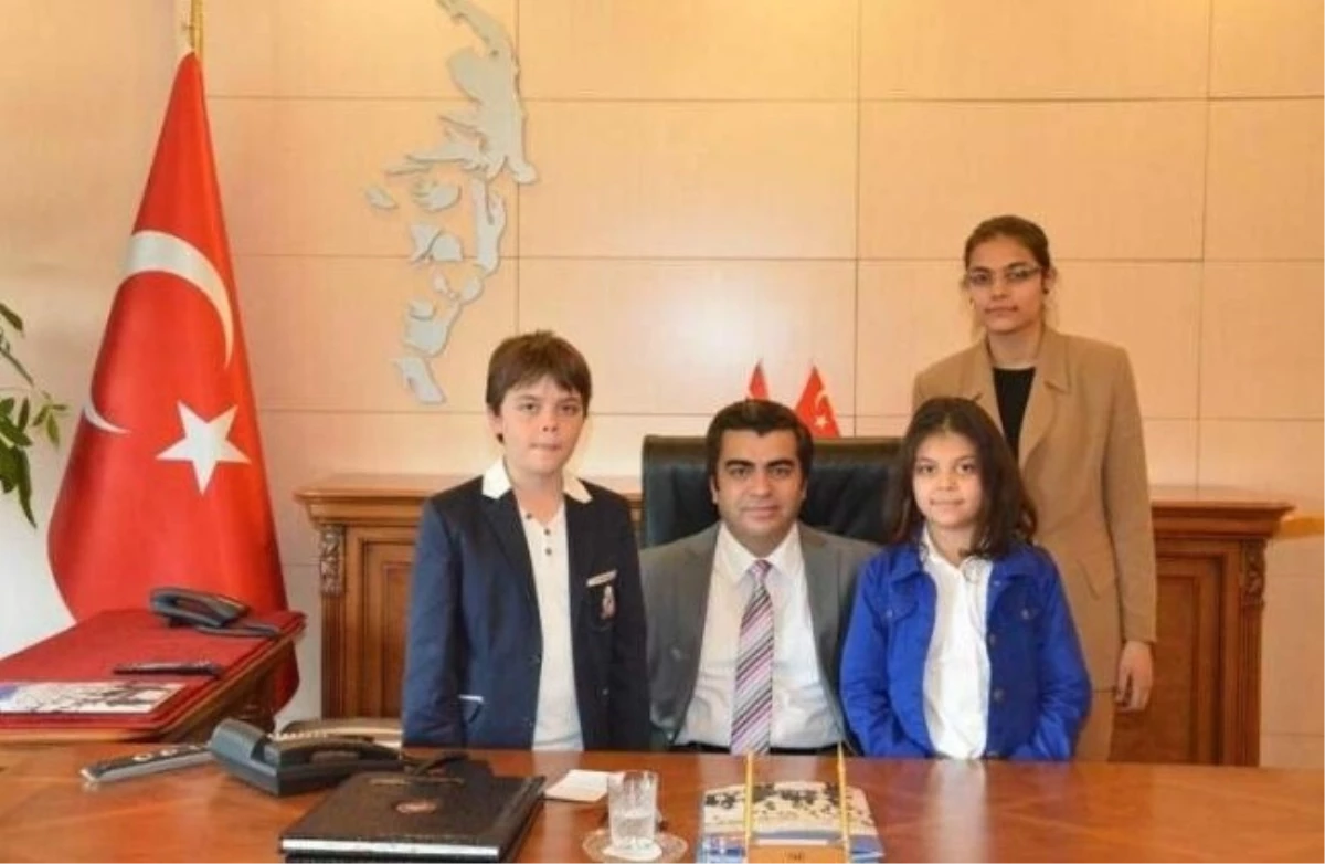 Cumhurbaşkanı\'ndan Destek İsteyen Çocuklar Vali Orhan Düzgün\'ü Ziyaret Etti