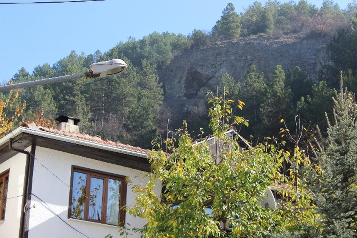 Dağdan Yuvarlanan Kayalar Korku Saçıyor