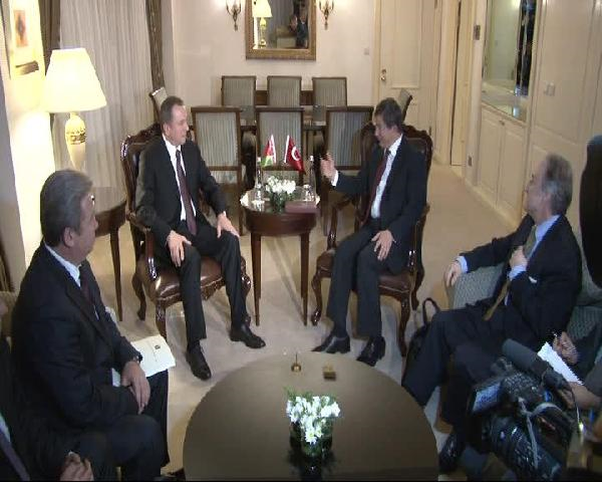 Davutoğlu: "Türkiye Hakında Son Derece Mesnetsiz Haberler Çıkartılıyor"