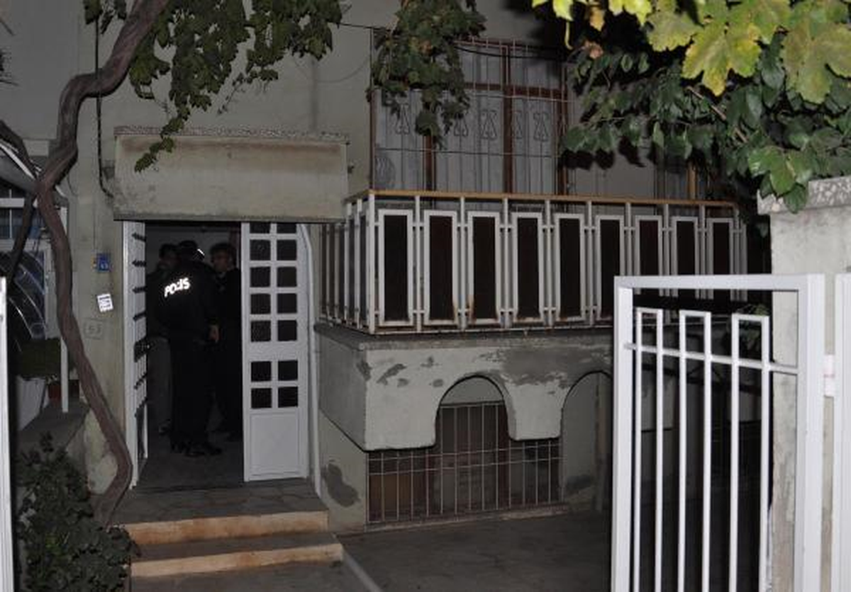 Emekli İmam Evinde Bıçakla Öldürülmüş Olarak Bulundu