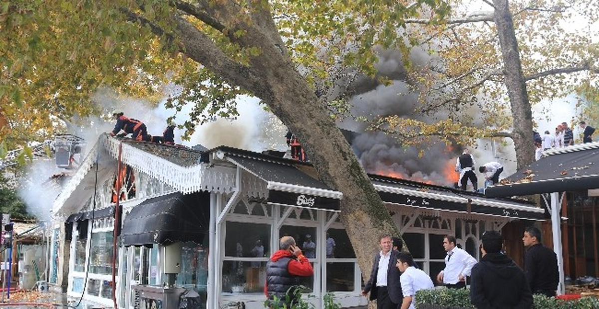 Emirgan\'da Ünlü Restoranda Korkutan Yangın