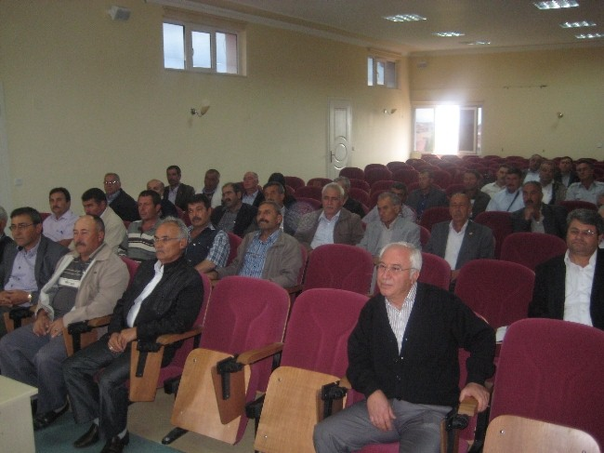 Eşme\'de Muhtarlara Adrese Dayalı Nüfus Kayıt Sistemi Anlatıldı