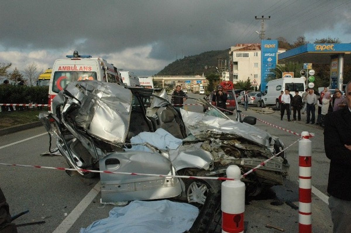 Giresun\'da Trafik Kazası: 4 Ölü, 1 Yaralı