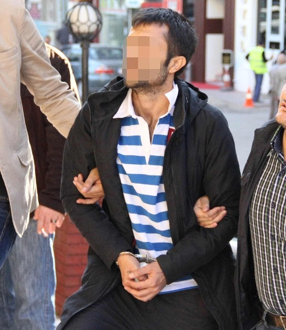 İç Çamaşırında Uyuşturucuyla Yakalandı