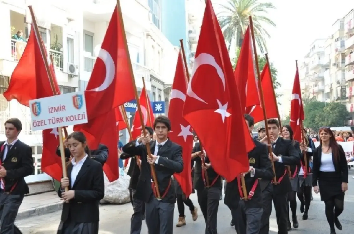 İzmir Türk Koleji\'nin Gurur Tablosu