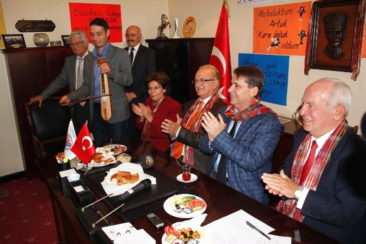 Karadenizliler, Guinness İçin İzmir\'de Horon Tepecek