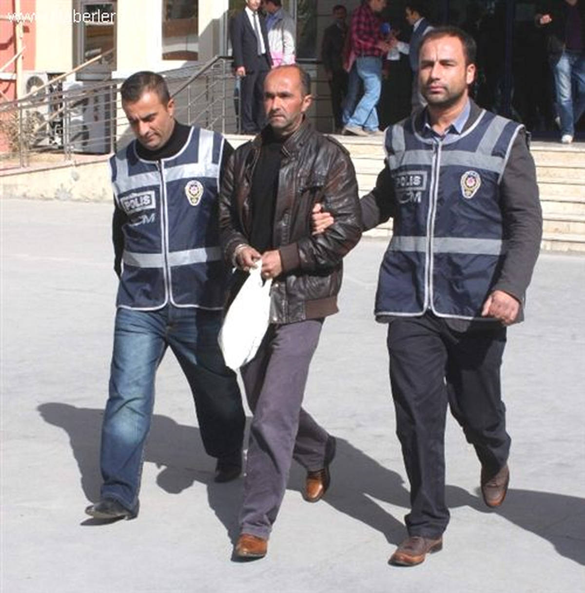 Kek Paketlerine Eroin Gizleyen Korucu Yakalandı (2)