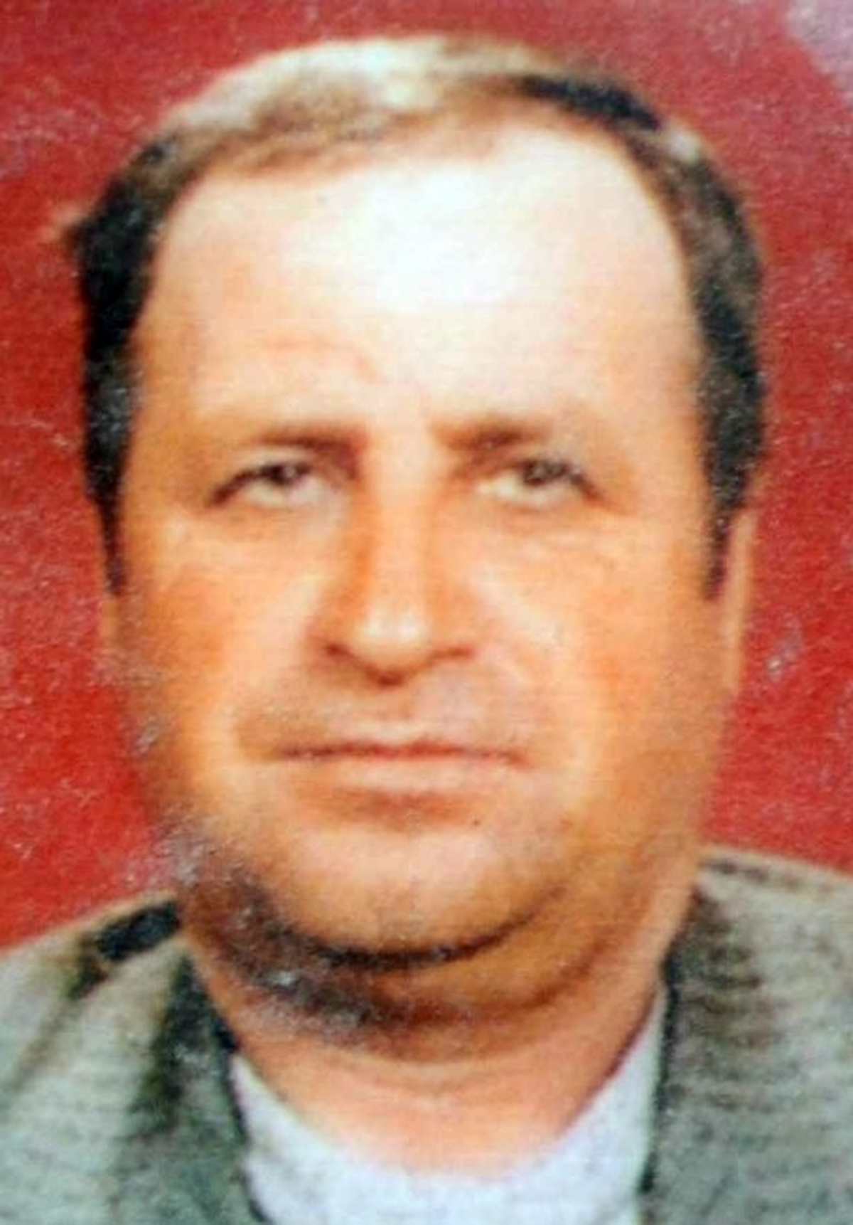 Kendini Ağaca Asarak İntihar Etti