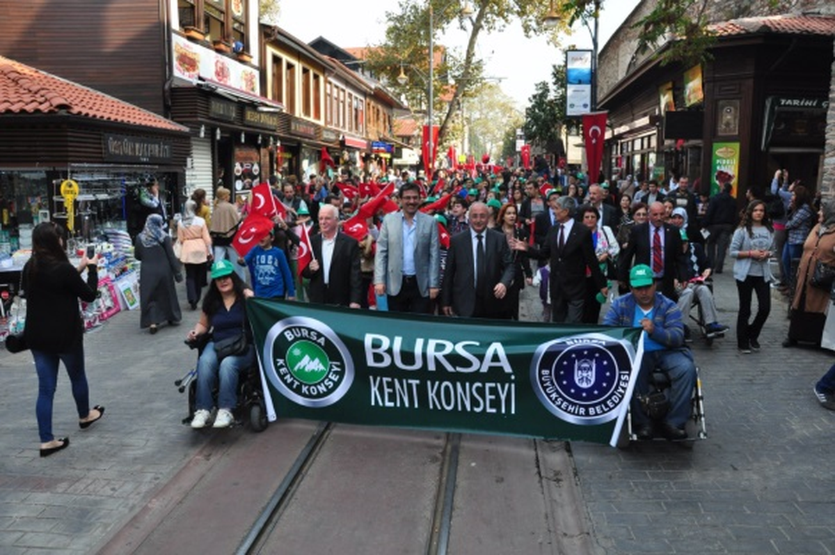 Bursa Kent Konseyi 29 Ekim Yürüyüşü Yaptı