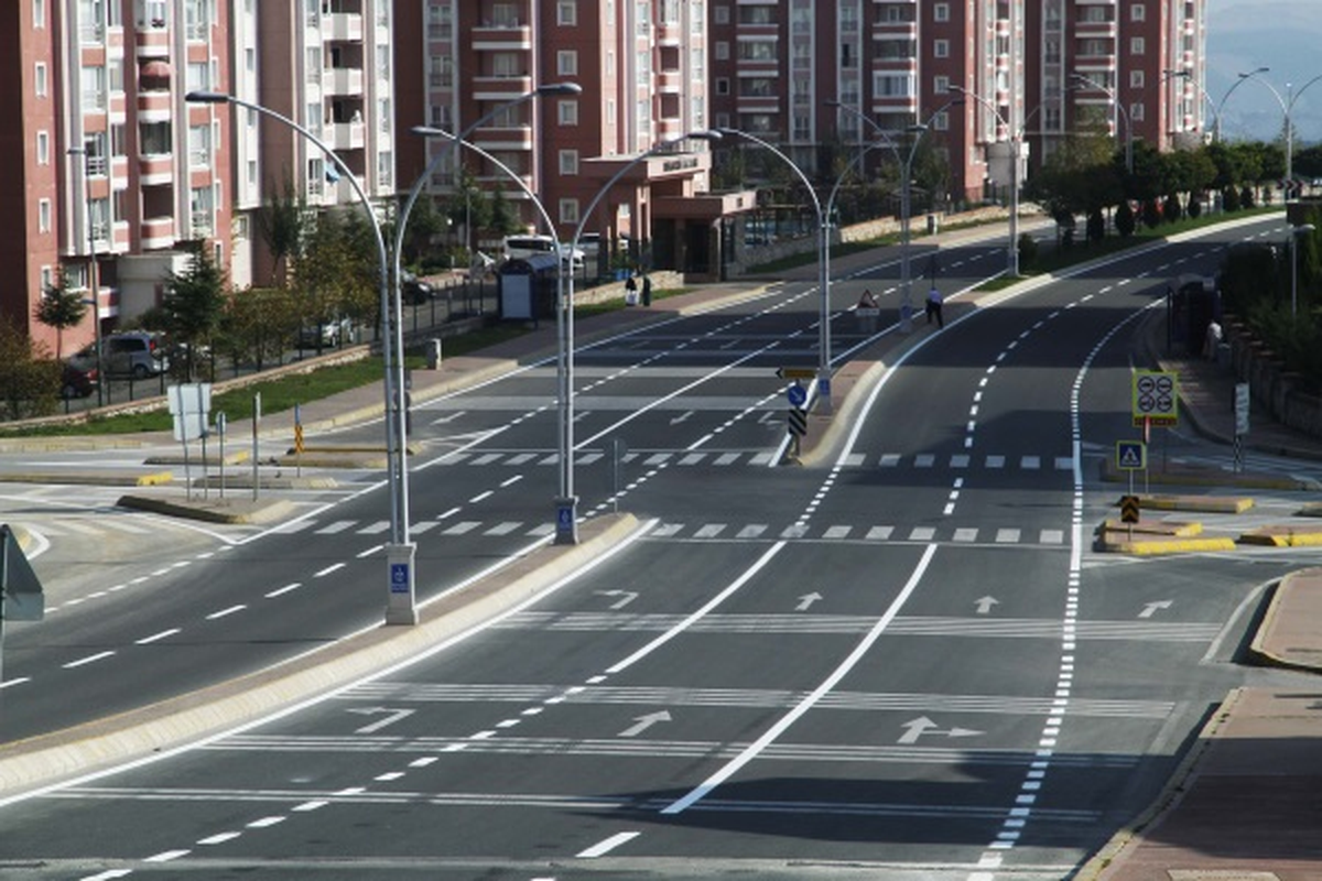 Kocaeli\'nde Kentin Yol Çizgileri Yenileniyor