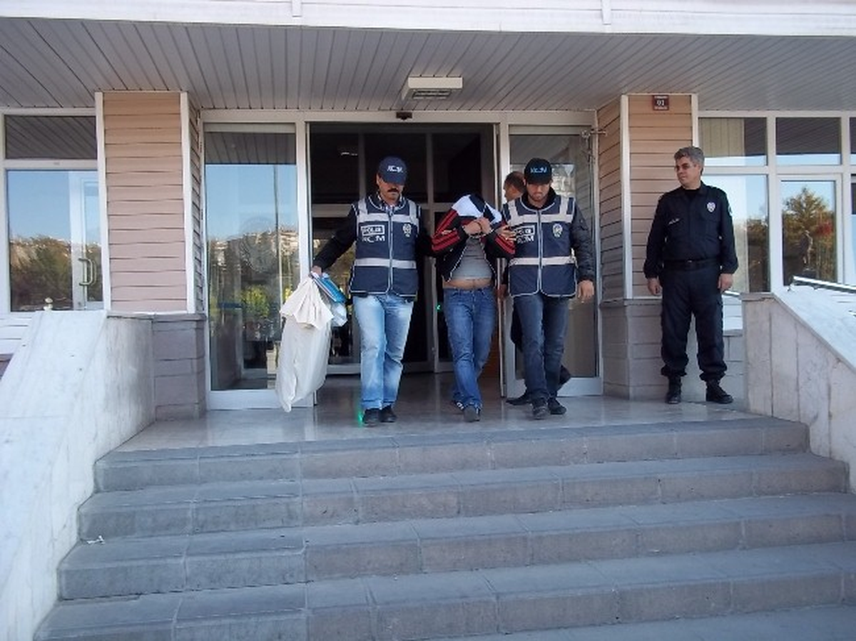 Kırıkkale\'de 11 Kilo Esrar Maddesi Ele Geçirildi
