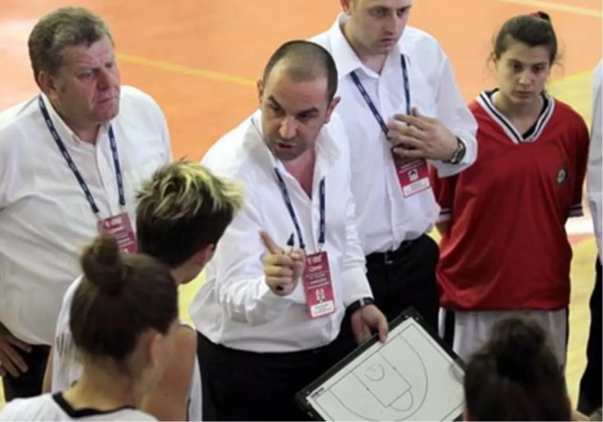 Konak Belediyesi\'nde İlk Galibiyet Sevinci