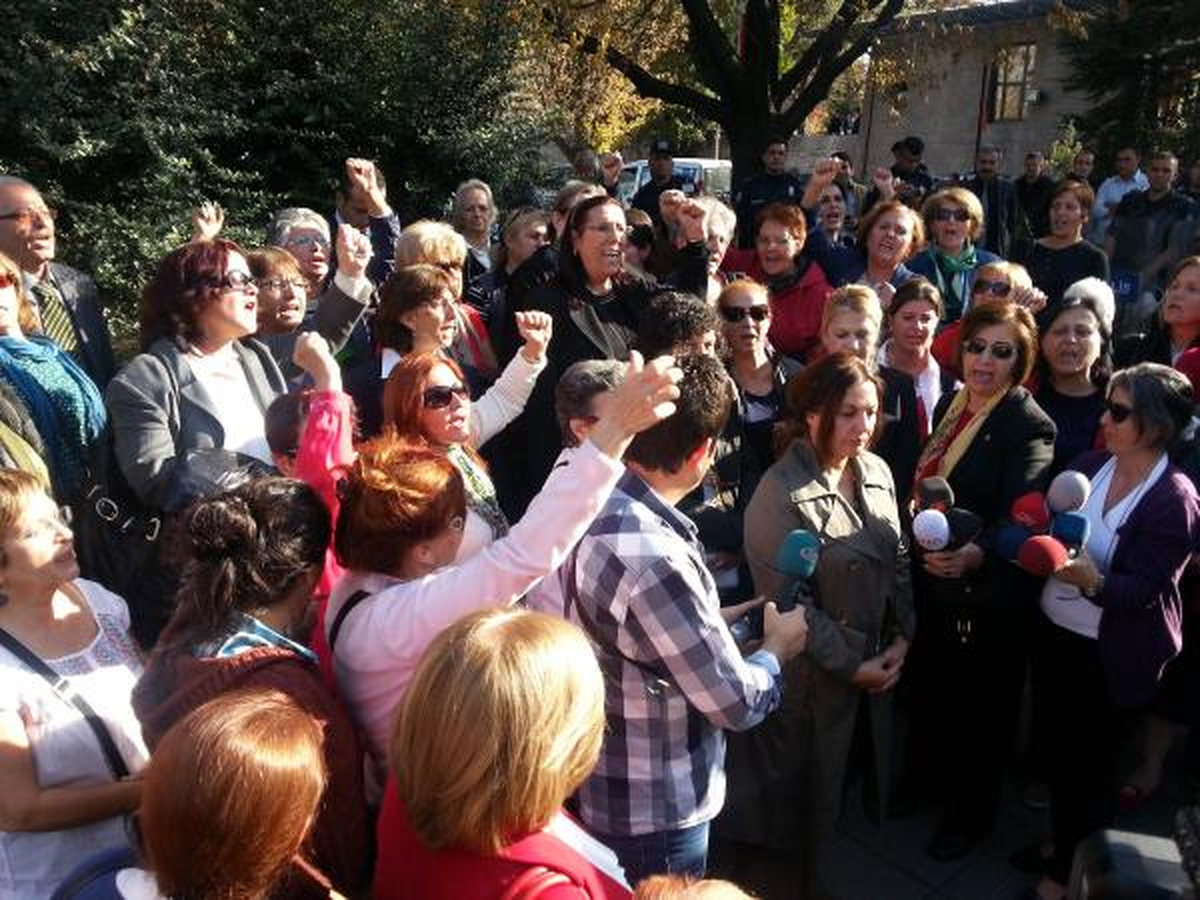 Meclis Önünde Türban Protestosu (1)